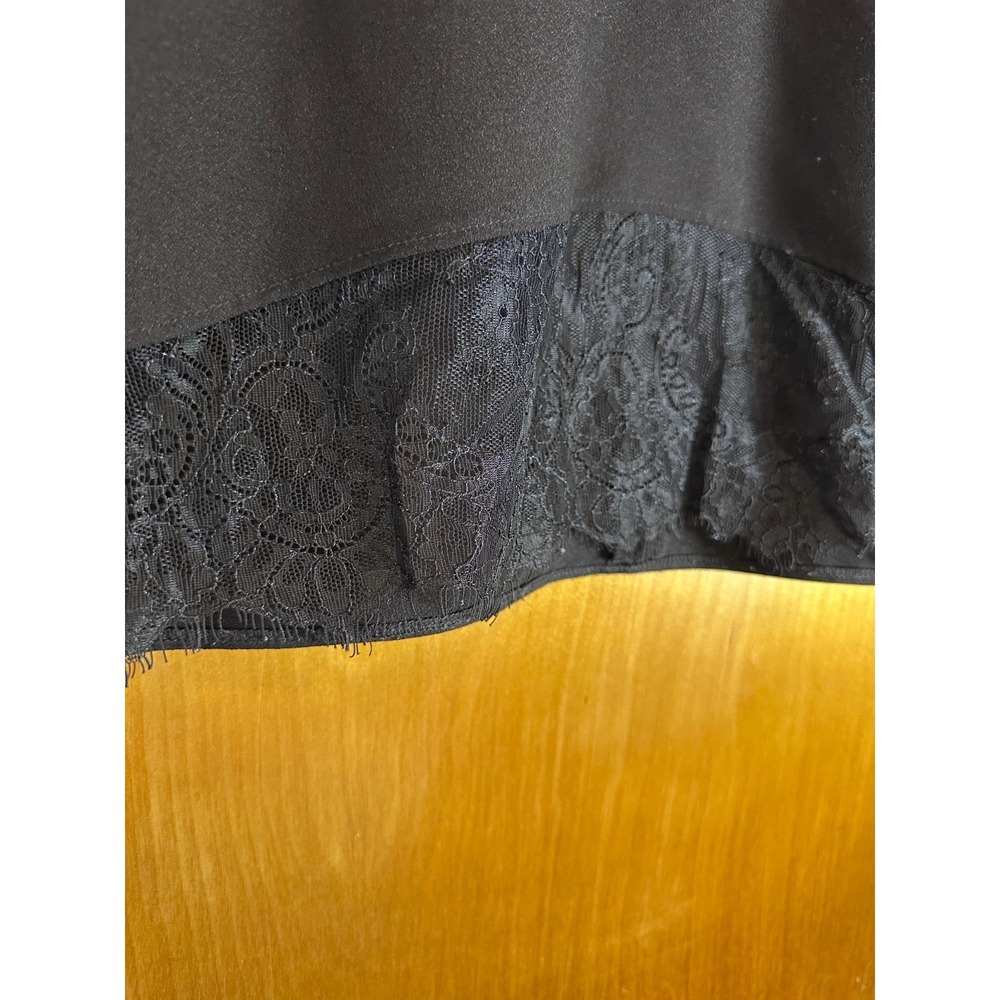 Topshop Black Cropped Short Sleeve Top Lace Trim Cutout Neckline Size 4 - Picture 4 of 7